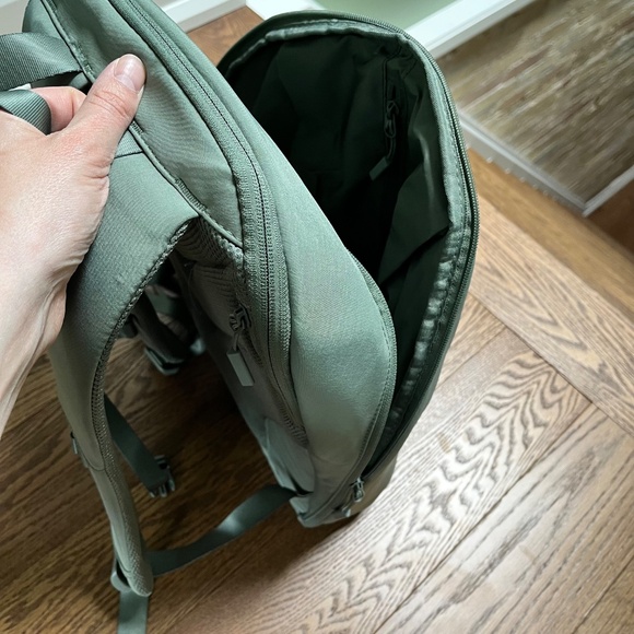 FWD Pleated 18L Backpack - Picture 9 of 10